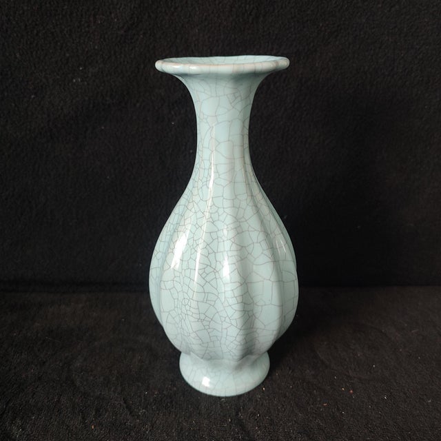 Art Deco Chinese Ceramic Vase,Guan Ware Crackle Glaze Celadon Porcelain Yuhuchun Vase For Sale - Image 3 of 10