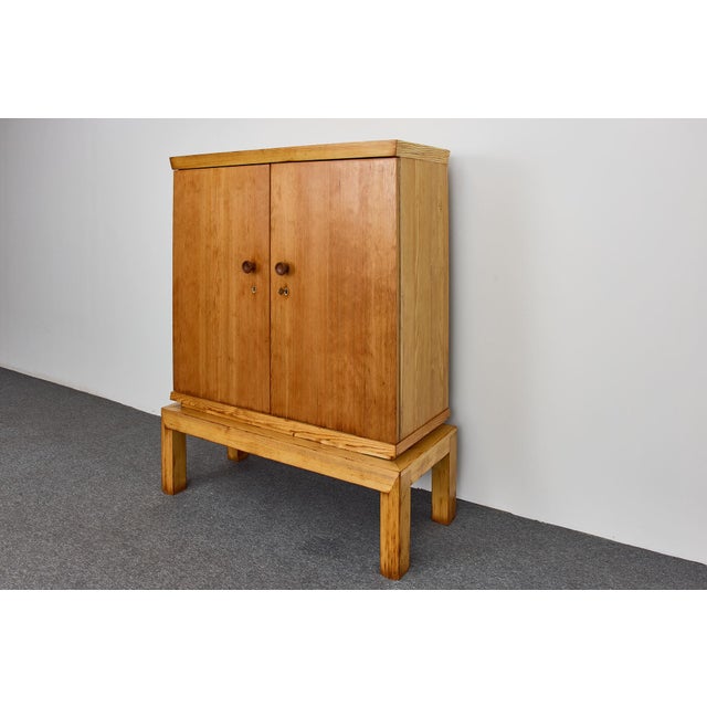Wood Larch Cabinet by Rudolf Lorenz for Lorenz Möbel, Vienna, 1928 For Sale - Image 7 of 18