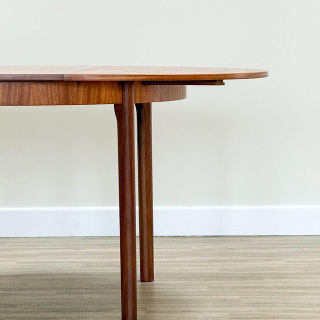 Small Round Extending Dining Table and Chairs by Tom Robertson for Mcintosh, 1970s, Set of 5 For Sale - Image 11 of 17