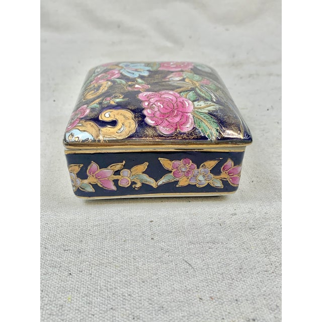 Chinoiserie Vintage Floral Chinoiserie Ceramic Box For Sale - Image 3 of 11