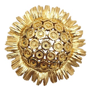 Vintage Signed Monet Goldtone Honeycomb "Burst" Brooch For Sale