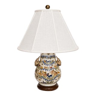 1970s Chinoiserie Style Hand-Painted Porcelain Table Lamp With Animal Motif For Sale