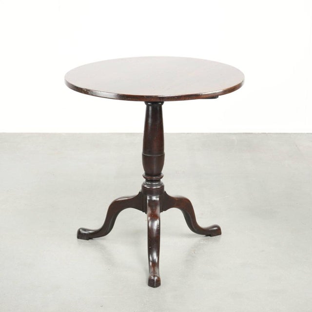 Round Antique English Tilt-Top Table/Side Table from the Early 19th Century with a Patina. For Sale - Image 15 of 15