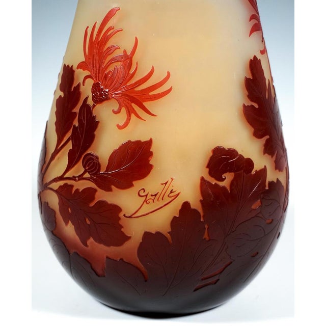 Large Art Nouveau Dahlias Cameo Vase by Emile Gallé, Nancy, France, 1910s For Sale - Image 5 of 7