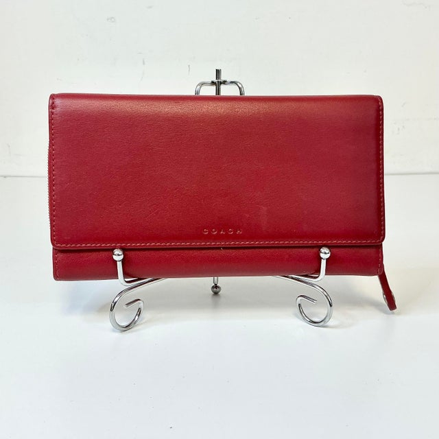 American 1996 Vintage Boho Chic Coach Red Leather Tri-Fold Checkbook, Cards & Coins Wallet For Sale - Image 3 of 12