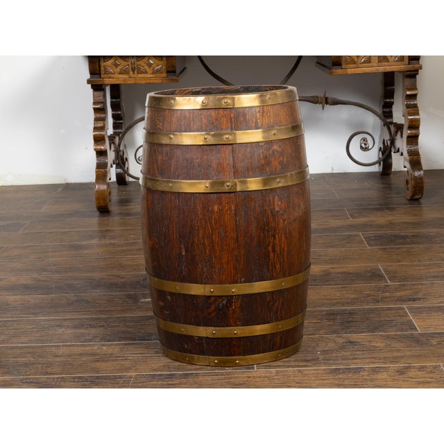 English Victorian 19th Century Oval Barrel with Coat of Arms and Brass Braces For Sale - Image 9 of 12