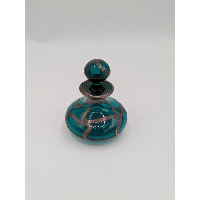 Glass Mid 20th Century Art Nouveau Sterling Over Green Glass Bottle With Stopper For Sale - Image 7 of 9