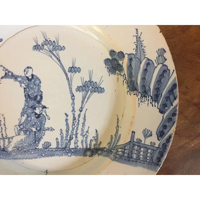 Antique 18th Century English London Delft Blue & White Faience Platter in the Chinese Kangxi Taste For Sale In New York - Image 6 of 11