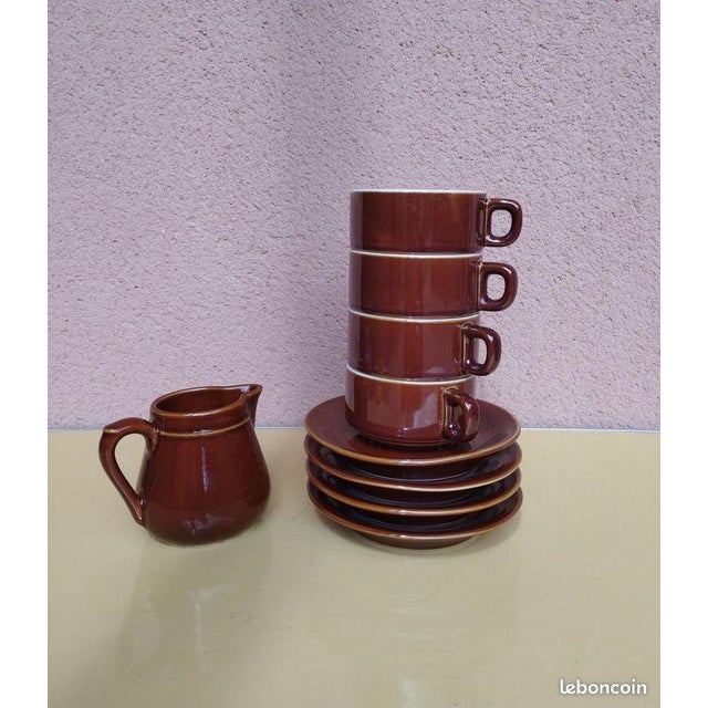 Vintage Set of 4 Cups, 4 Saucers, 1 Milk Jug & 1 Tea or Coffee Pot, Set of 10 For Sale - Image 12 of 12