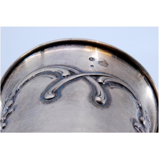 Silver Cup with Flower and Leaf Edge Reliefs, in Good conditions.