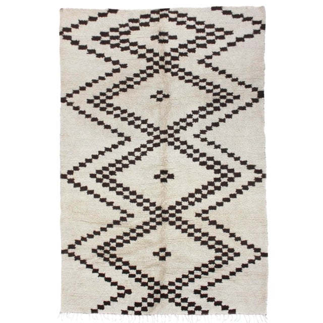 Mid 20th Century Vintage Moroccan Rug - 8'5'' X 6'3'' For Sale - Image 9 of 9