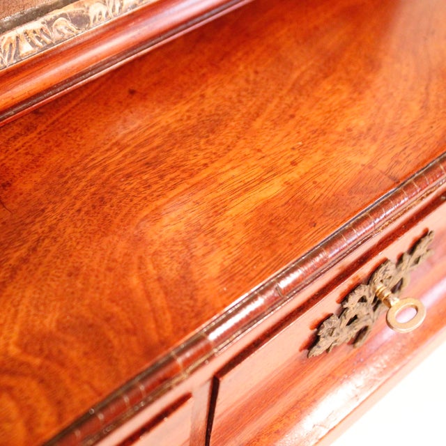 Mid 18th Century Georgian Period Walnut and Parcel Gilt Dressing Mirror For Sale - Image 5 of 14