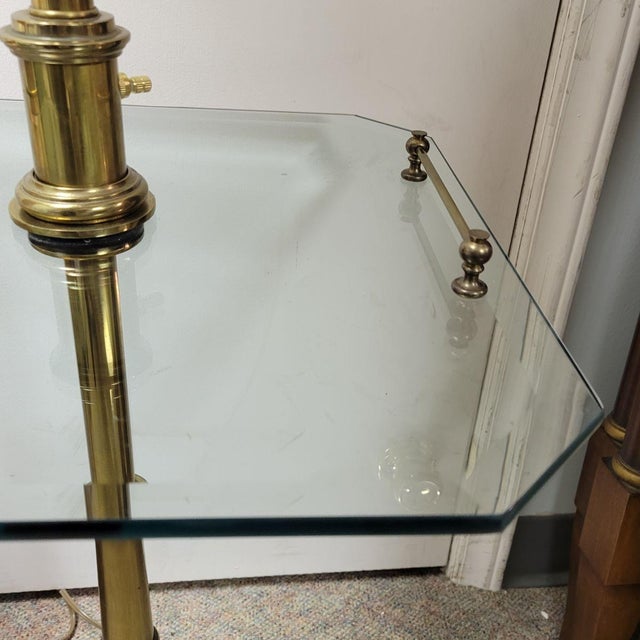 Hollywood Regency Vintage Stiffel Brass Floor Lamp With Beveled Glass Table & Brass Gallery, 1970s For Sale - Image 3 of 6