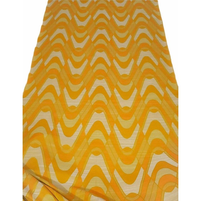 The bale has 18 meters, unused fabric