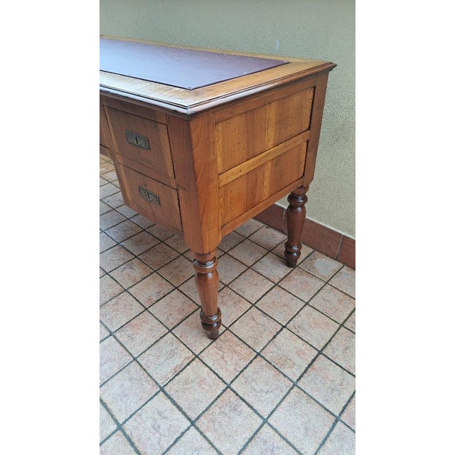 NINETEENTH CENTURY (1800 - 1900) Italian Louis Philippe walnut desk – late 19th century, centerpiece Elegant late 19th-...