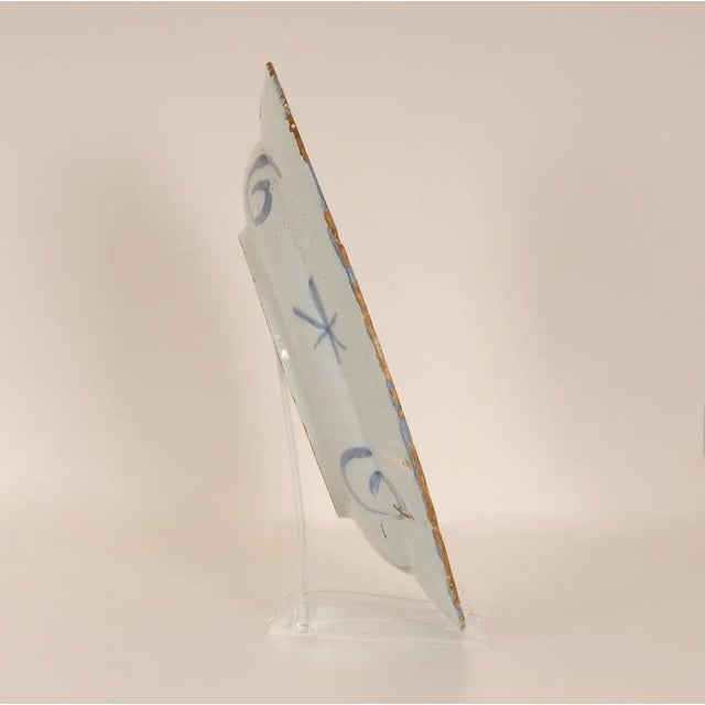 Antique Blue and White Plate in Earthenware, 1690s For Sale - Image 6 of 13