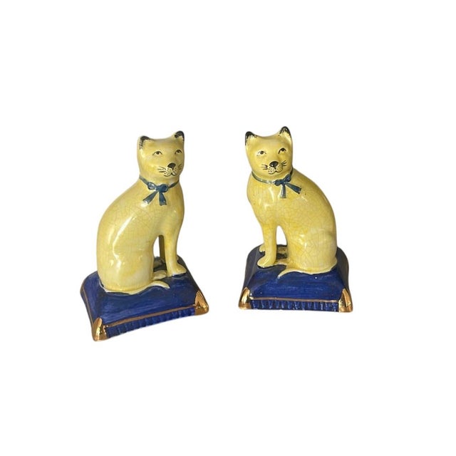 Pair of Vintage Italian Ceramic Cat Figurines on Pillows For Sale - Image 4 of 12