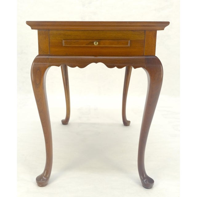 Queen Anne Queen Ann Solid Mahogany Pull Out Trays Gallery Top Side End Table MINT For Sale - Image 3 of 9