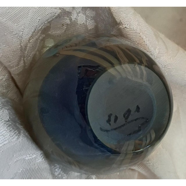 Beautiful vintage hand-blown art glass egg paperweight by renowned American glass artist Robert Eickholt. This stunning...