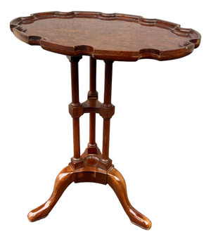 Late 20th Century Baker Furniture Historic Charleston Queen Anne Mahogany and Burl Wood Tea Table