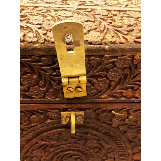 1940s Indian Hand-Carved Wooden Box, 1930s For Sale - Image 5 of 18