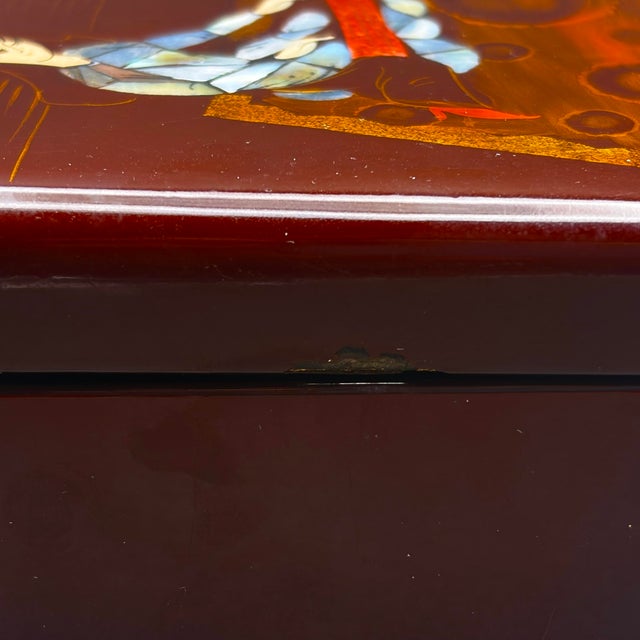Vintage Vietnamese Lacquered Jewelry Box 1960s–1970s Brown Lacquer Mother of Pearl Inlay For Sale - Image 10 of 11