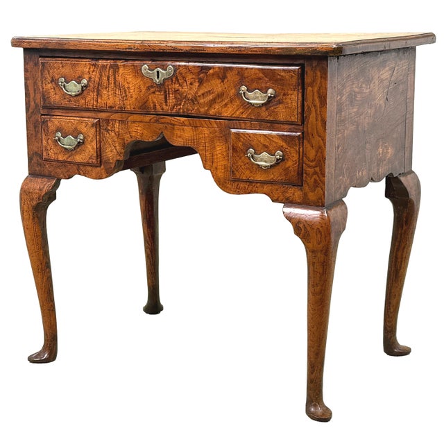 Georgian Quilted Elm Lowboy, 1720s For Sale - Image 12 of 12