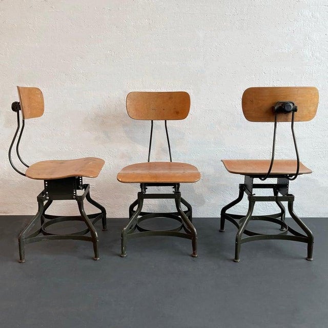 Wood 1940s Set of Three Industrial Adjustable Shop Chairs by Toledo Metal Furniture Co. For Sale - Image 7 of 9
