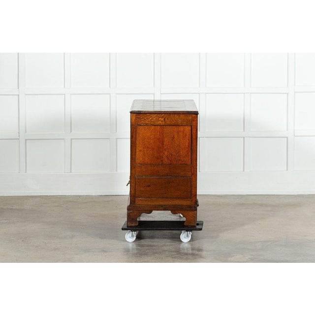 Wood George III English Oak Mule Chest, 1780 For Sale - Image 7 of 17