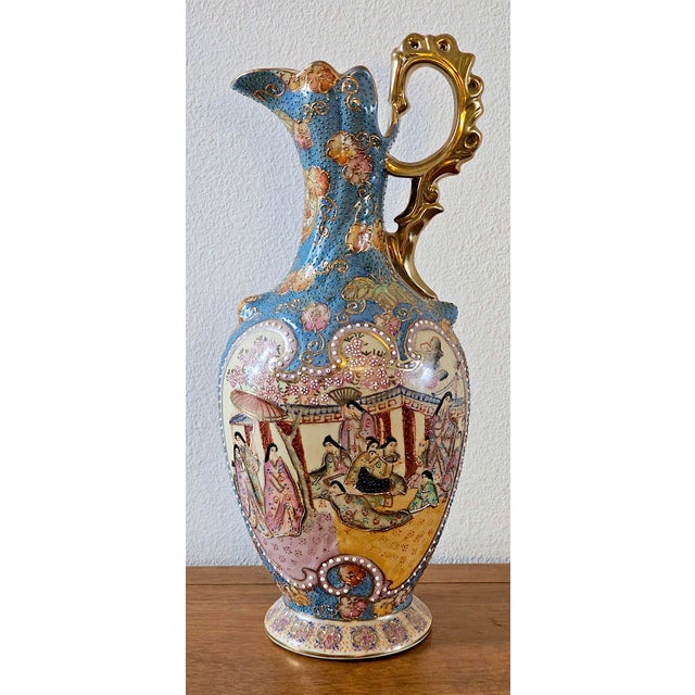 Vintage Satsuma Vase Pitcher With Gold Handle – 20th Century Chinoiserie, Hand-Painted For Sale - Image 9 of 17