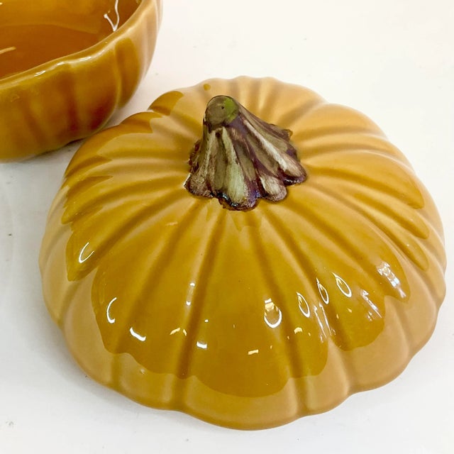 Burnt Orange 1990s Portuguese Majolica Trompe L’Oeil Pumpkin Box, Halloween & Thanksgiving. For Sale - Image 8 of 9