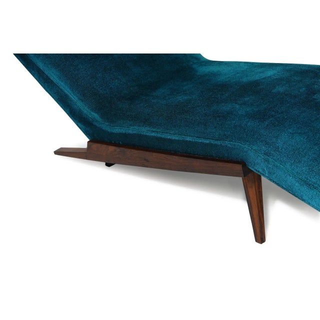 Mid 20th Century Mid 20th Century Rosewood Framed Brazilian Modern Angled Chaise Lounge For Sale - Image 5 of 10
