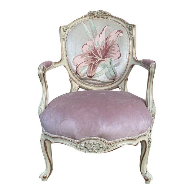 New Neoclassic Lovely Color Louis XVI Style Arm Chair With Simple Design For Sale