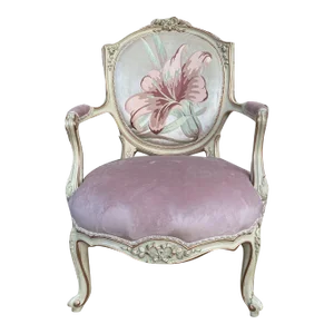 New Neoclassic Lovely Color Louis XVI Style Arm Chair With Simple Design