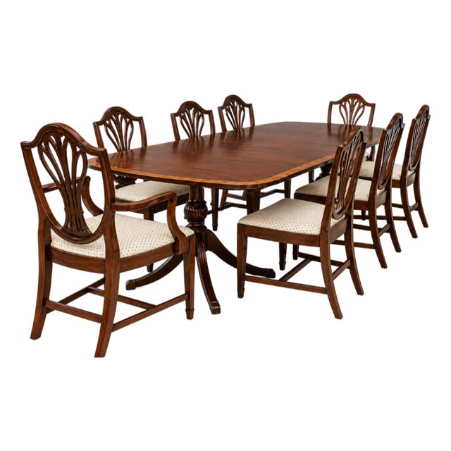 1980s Baker Mahogany Extendable Dining Table With 10 Chairs & Custom Table Pads For Sale