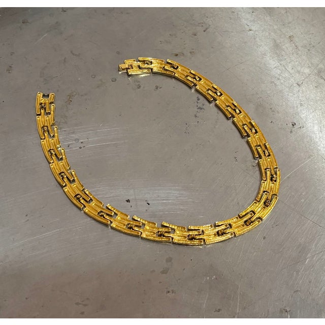 Mid-Century Modern 1970s-80s Gold Tone Collar Necklace For Sale - Image 3 of 4
