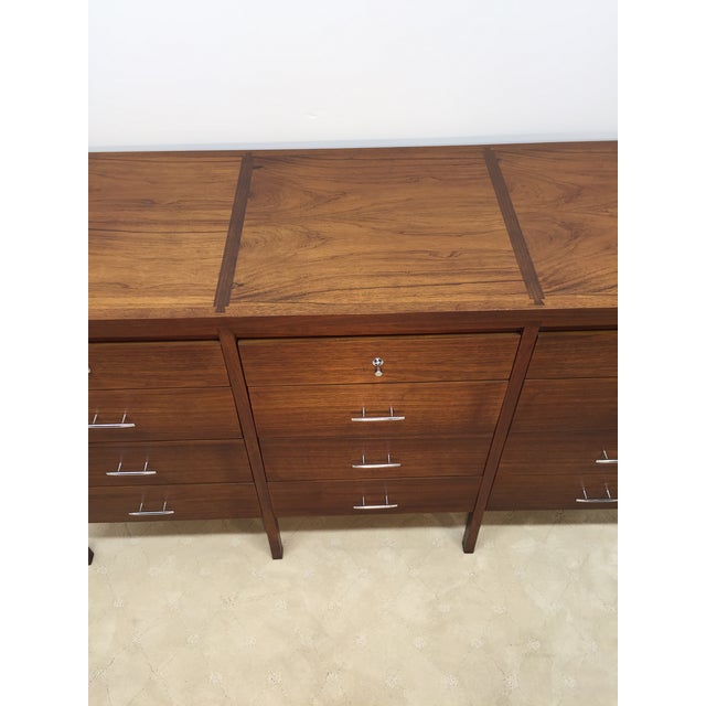 Mid 20th Century Mid 20th Century Lane Delineator 12 Drawer Low Chest Designed by Paul McCobb in Rosewood and Walnut With Chrome Hardware For Sale - Image 5 of 18