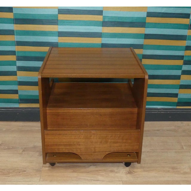 Walnut Record Player Side Table on Casters, 1970s For Sale - Image 4 of 12