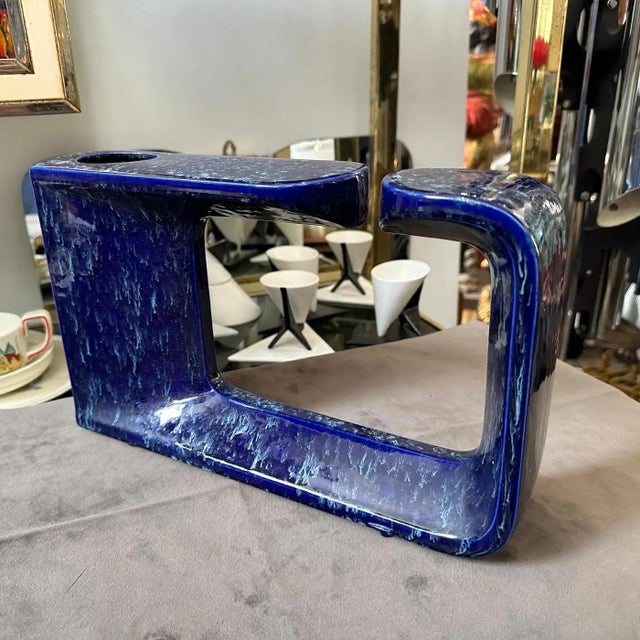 This 1970s Postmodern blue ceramic vase, designed by Rigon for Bertoncello, is an iconic example of Italian ceramic...