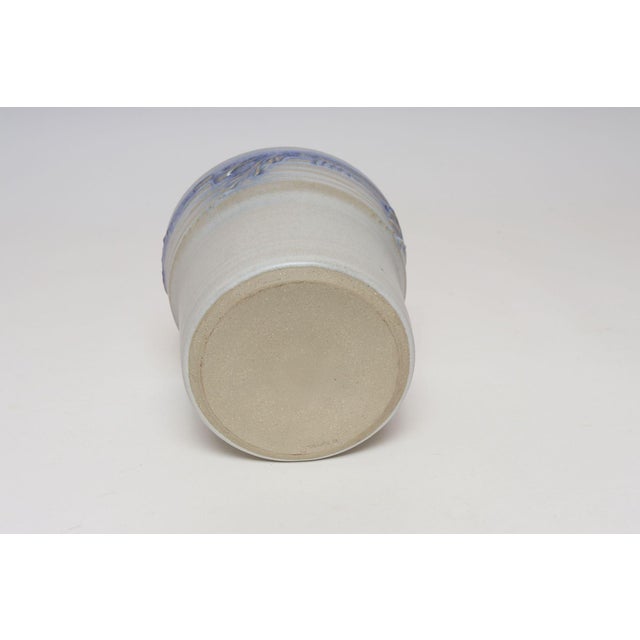 Vintage Pale Gray and Lilac Incised Studio Ceramic Planter by Deanna Nichols For Sale In New York - Image 6 of 15