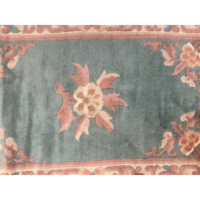 Nice mid century Chinese art deco design rug with beautiful design with stylized flowers and beautiful colours with a...
