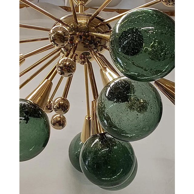 Murano Sputnik Spherical Green Glass and Brass Chandelier, 1990 For Sale - Image 4 of 11