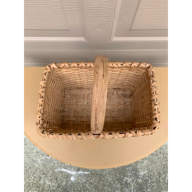 Early 20th Century American Splint Oak Gathering Basket For Sale In South Bend - Image 6 of 10