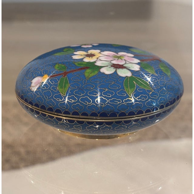 Chinoiserie Vintage Cloisonné Round Trinket Box / Round Jewelry Box For Sale - Image 3 of 14