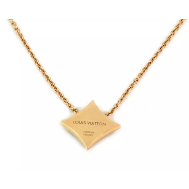 Contemporary Louis Vuitton Blossom Mother of Pearl 18k Pink Gold Monogram Pendant Necklace For Sale - Image 3 of 6