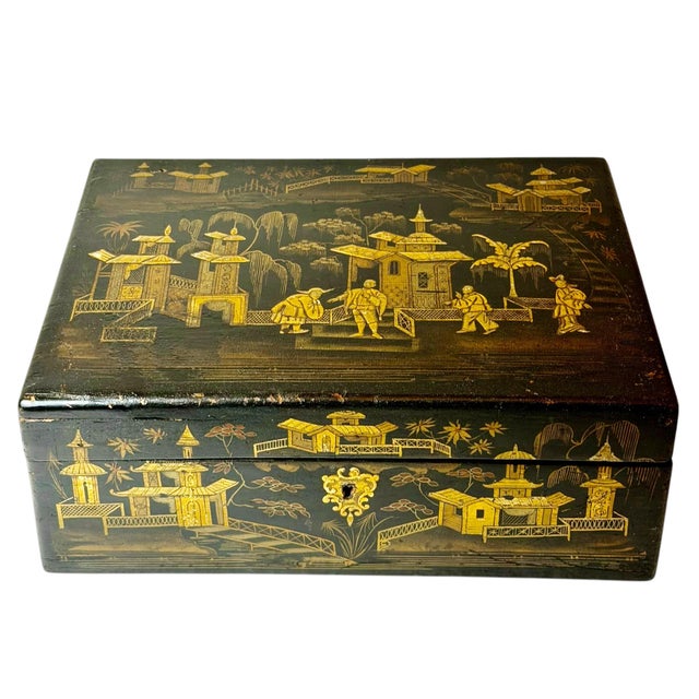Wood 19th Century Chinese Chinoiserie Decorative Box For Sale - Image 7 of 12