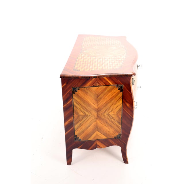 Louis XVI Commode in Walnut, 1780 For Sale - Image 4 of 14