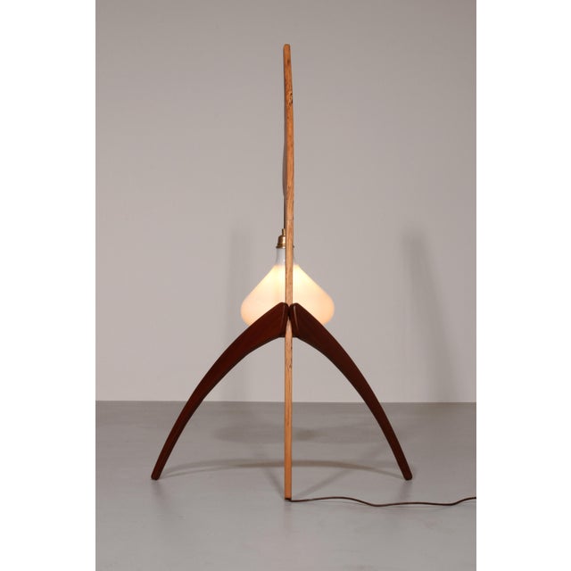 Tan Mid-Century Danish Praying Mantis Floor Lamp in the style of Rispal, 1960 For Sale - Image 8 of 15