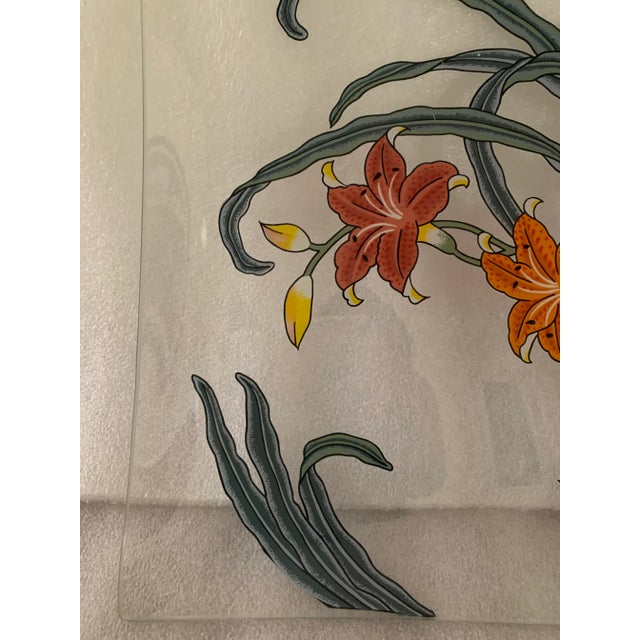 1980s Vintage Glass Platter With Lilies For Sale - Image 5 of 9