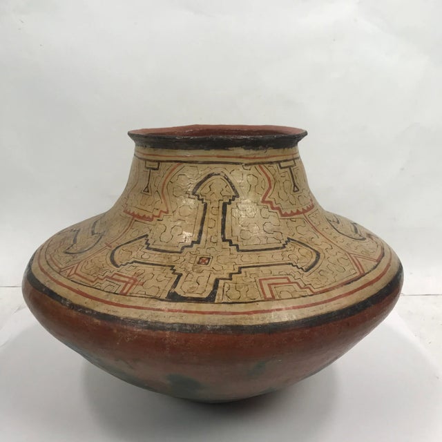 Tribal Early 20th Century Authentic Antique Shipibo Peruvian Pot For Sale - Image 3 of 10